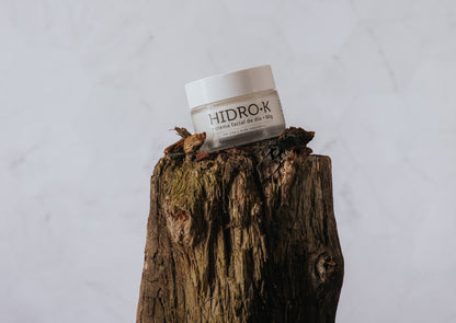 Kénos Hydro-K Day Cream displayed in a natural Patagonian-inspired setting – clean skincare backed by science.